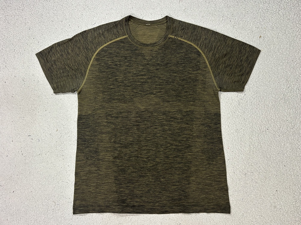 Lululemon Shirt Mens Large Green Short Sleeve Seamless Athletic Athleisure Gym